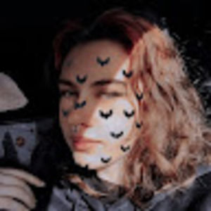 Meet your Posher, Adrienne